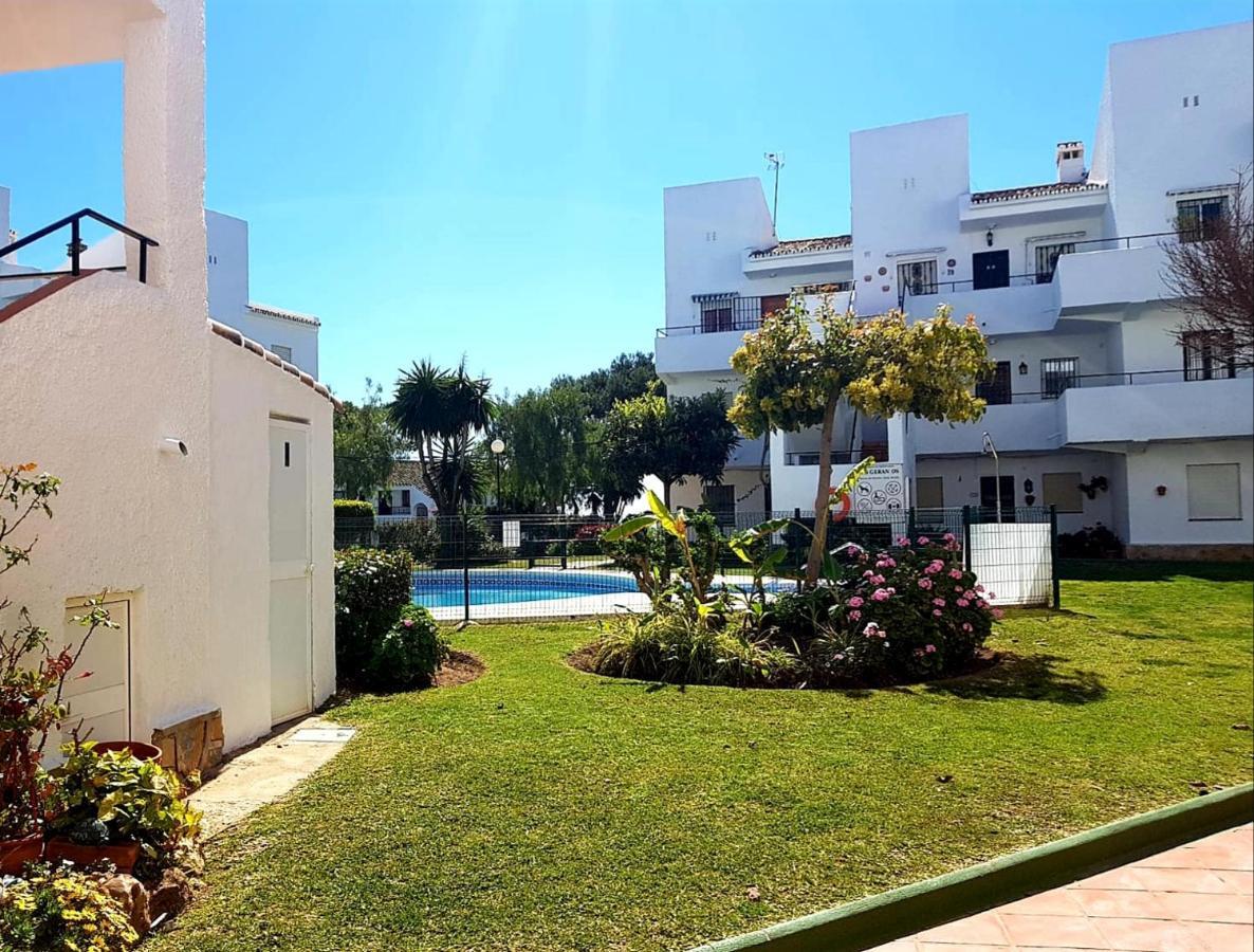 Los Geranios - Beach Apartment Ла Кала де Михас Екстериор снимка